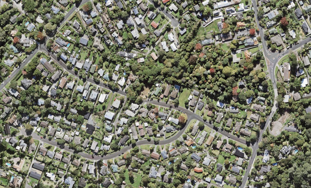 23 The Grove, Titirangi, Auckland - Carousel 1
