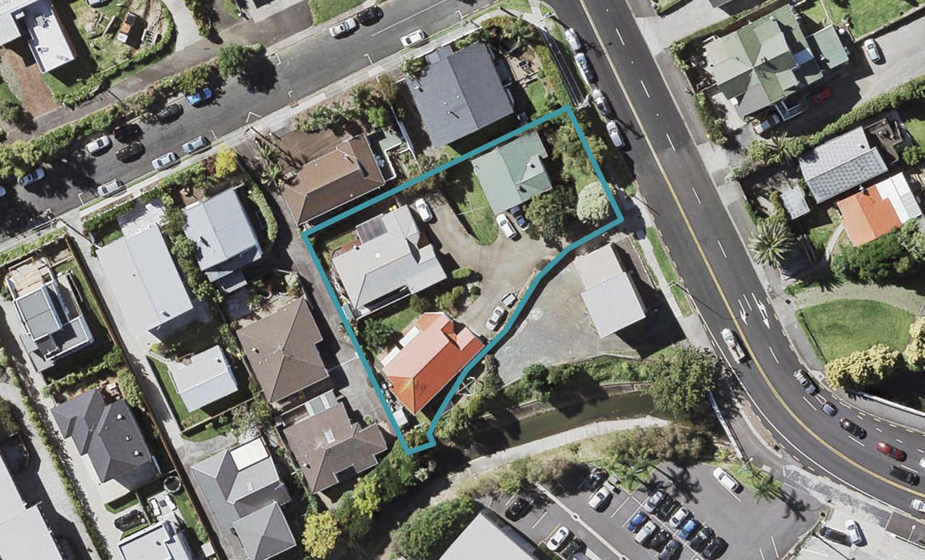 1/2 East Coast Road, Milford, Auckland - Carousel 1