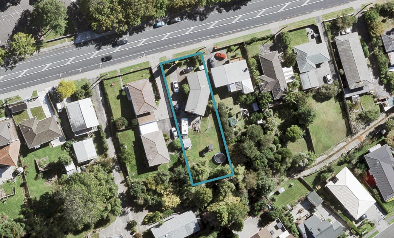 118 Godley Road, Green Bay, Auckland - Carousel 1