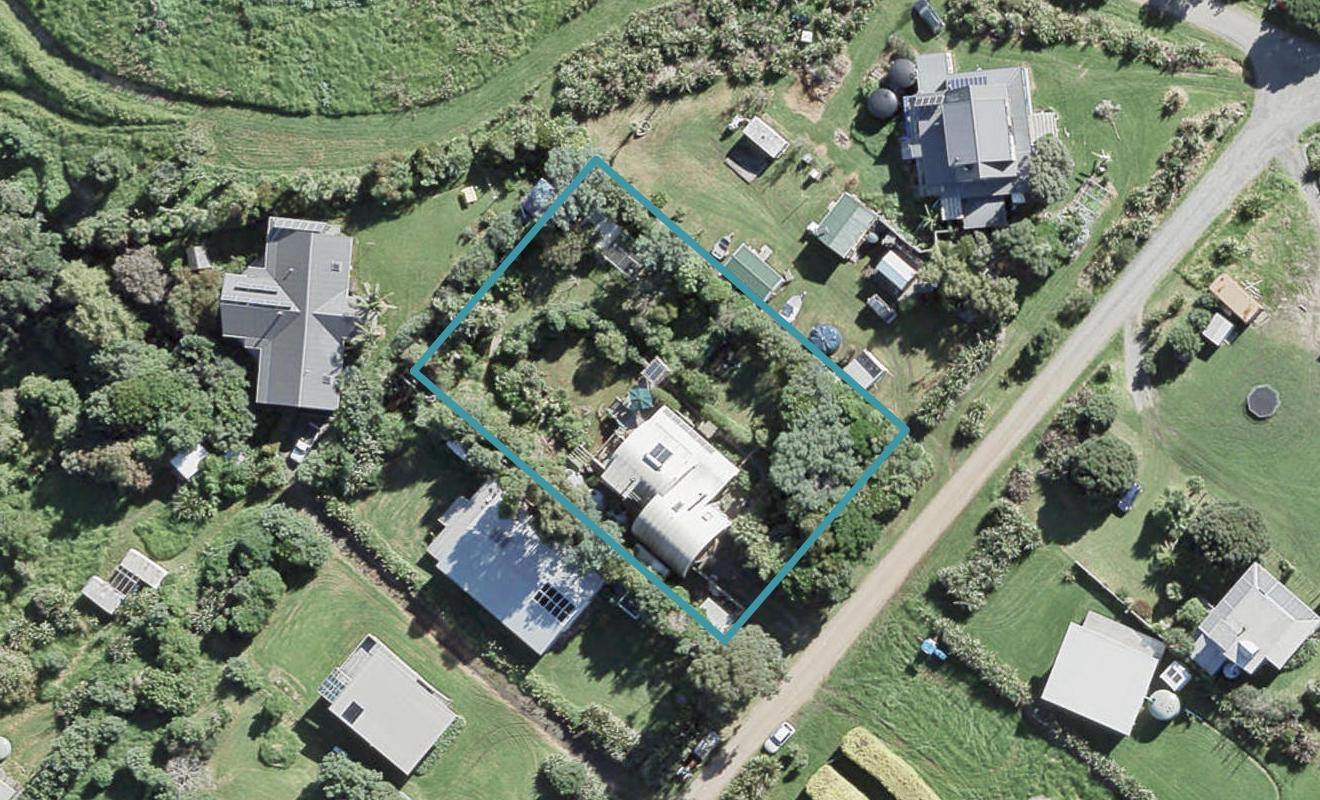 6 Ocean View Crescent, Rakino Island, Auckland - Carousel 1