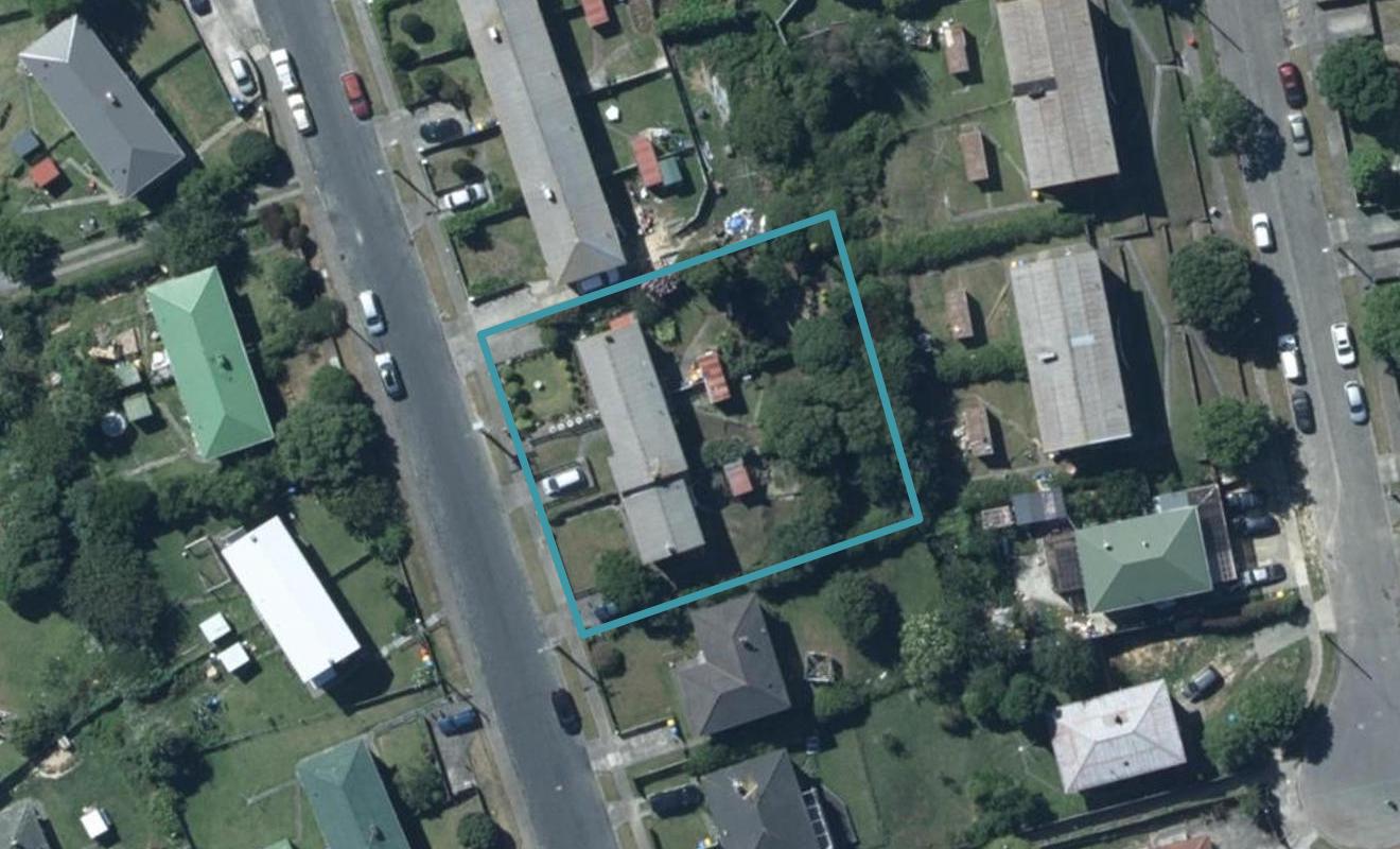 87 Hereford Street, Cannons Creek, Porirua - Carousel 1