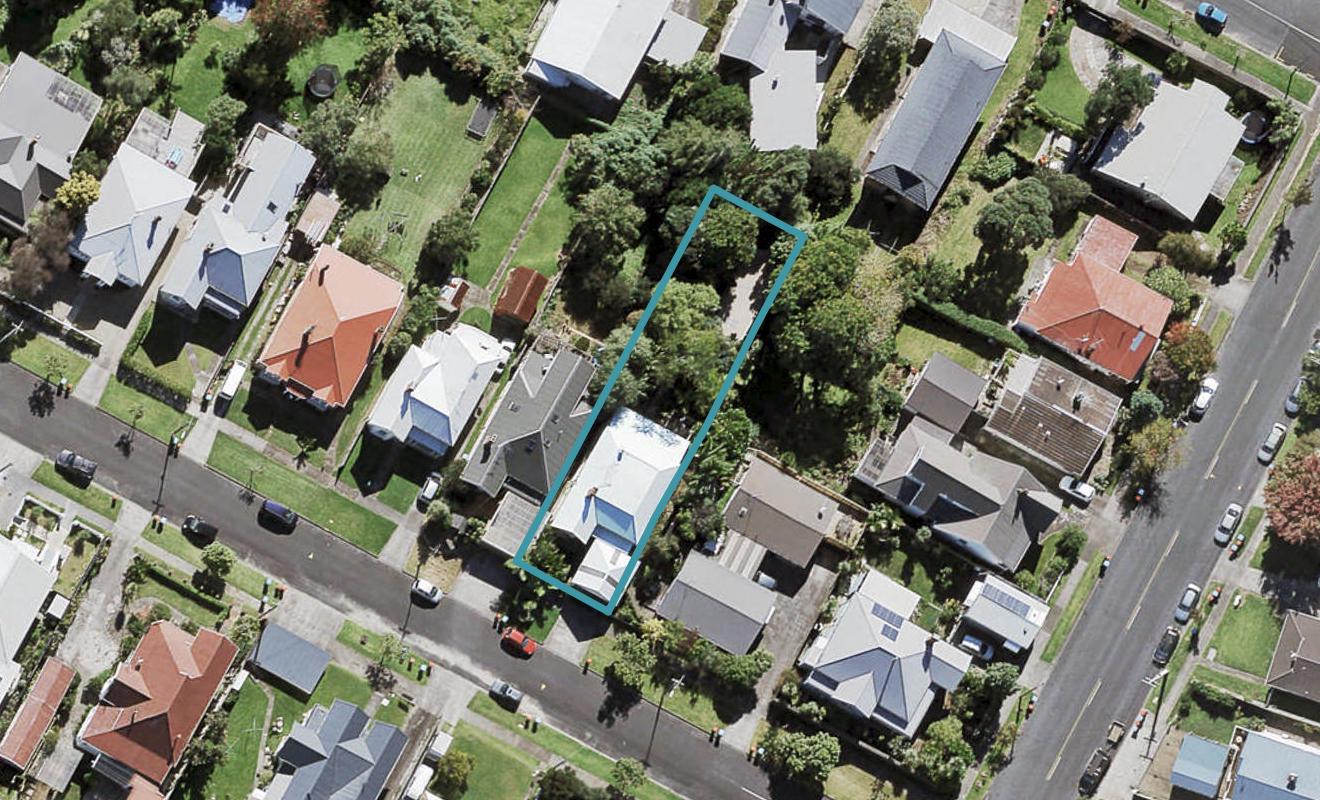 1 Springfield Road, Morningside, Auckland - Carousel 1