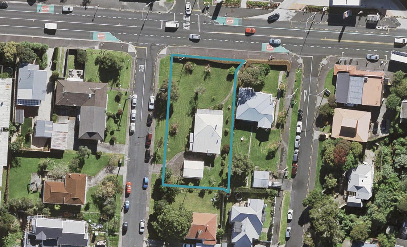 2 Fairfax Avenue, Northcote, Auckland - Carousel 1