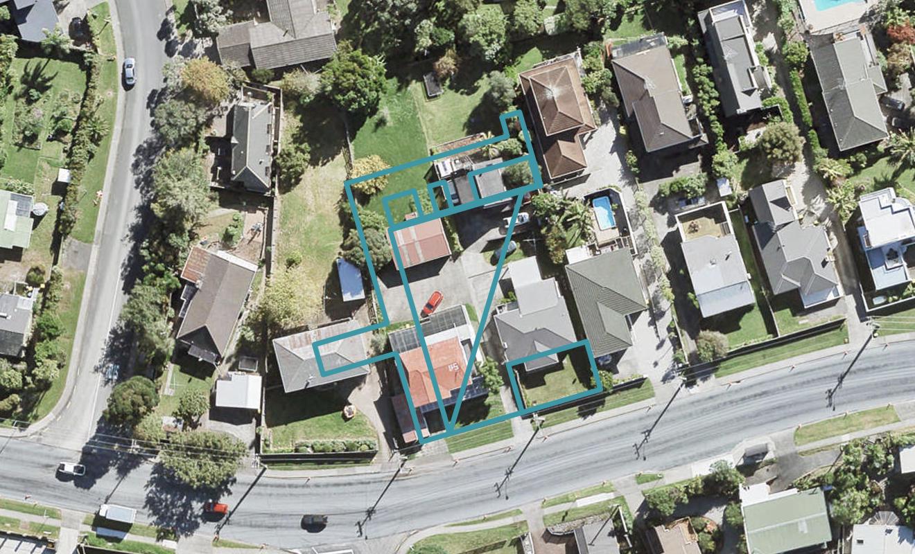 1/143 Carlisle Road, Northcross, Auckland - Carousel 1