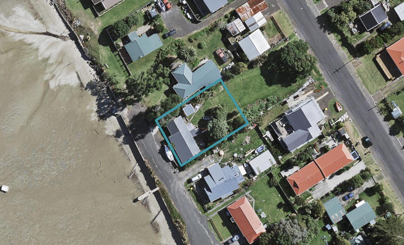 3 Beach Road, Waiuku - Carousel 1
