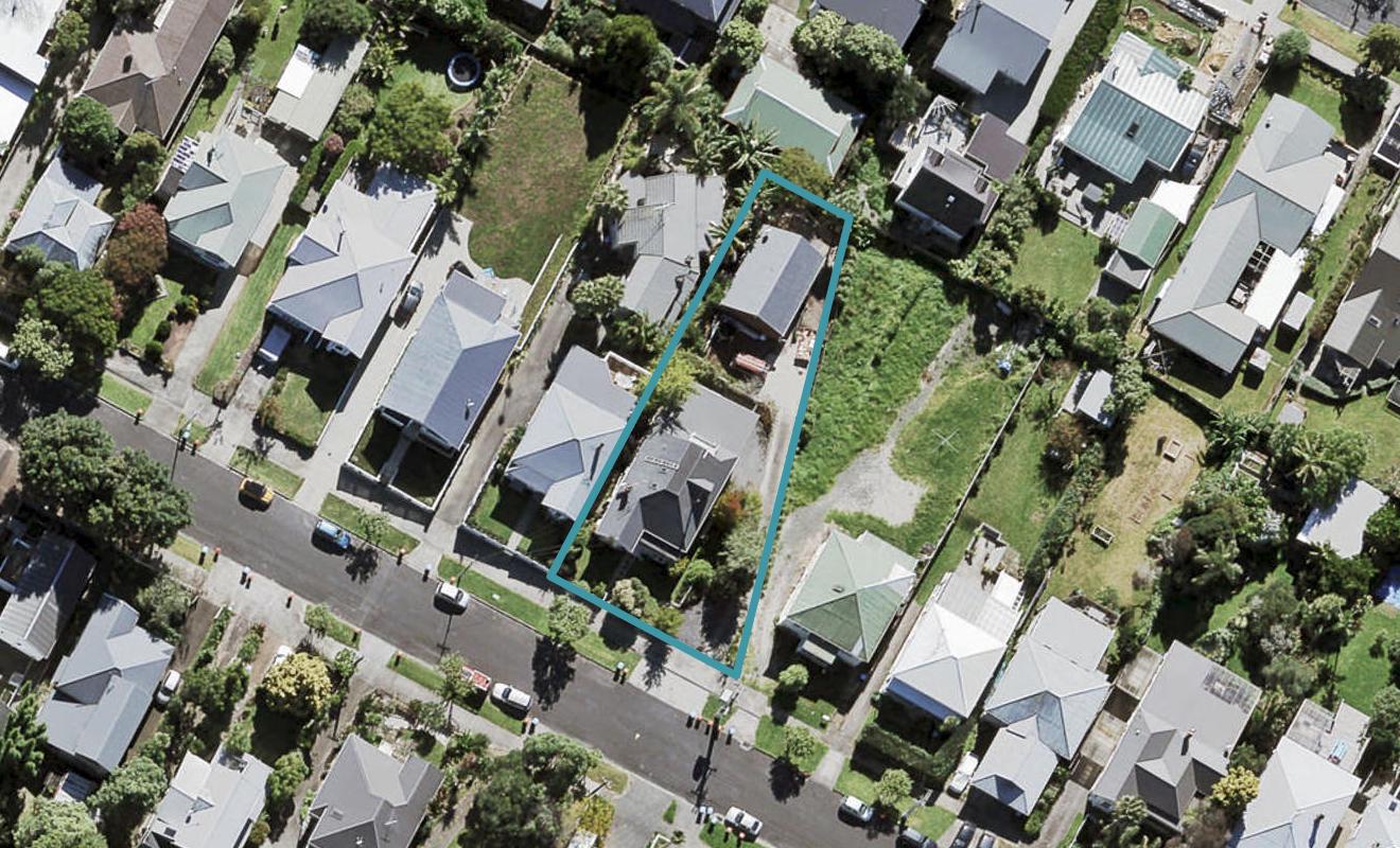 2/21 Springfield Road, Western Springs, Auckland - Carousel 1