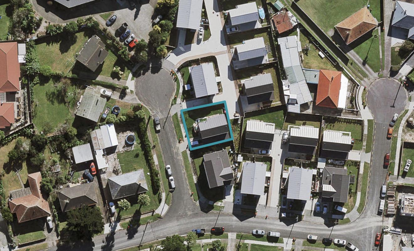 1 Petrie Place, Otahuhu, Auckland - Carousel 1