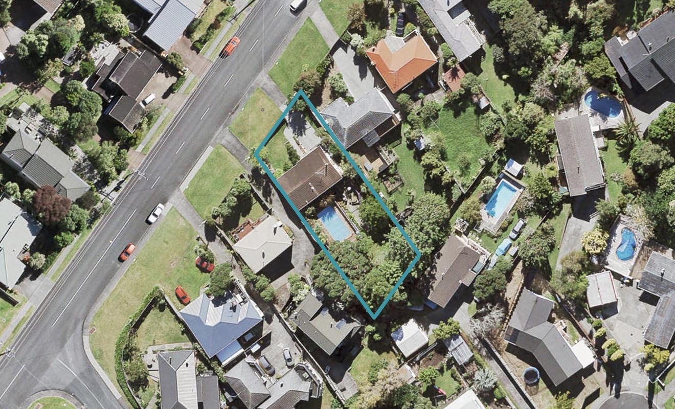 24 Avonleigh Road, Green Bay, Auckland - Carousel 1