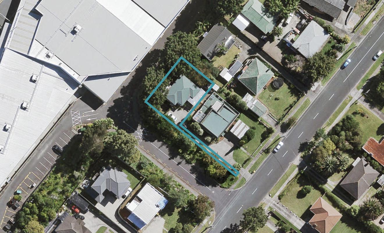 23A Newington Road, Henderson, Auckland - Carousel 1