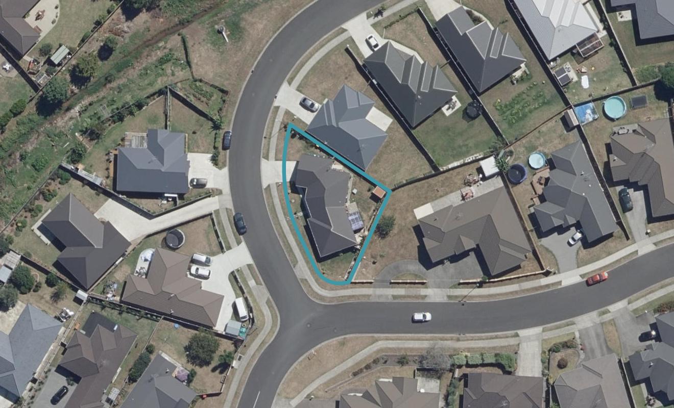 2 Max Landing, Grandview Heights, Hamilton - Carousel 1