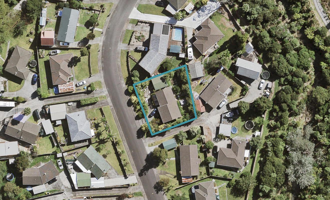 13 Serwayne Place, Sunnyvale, Auckland - Carousel 1