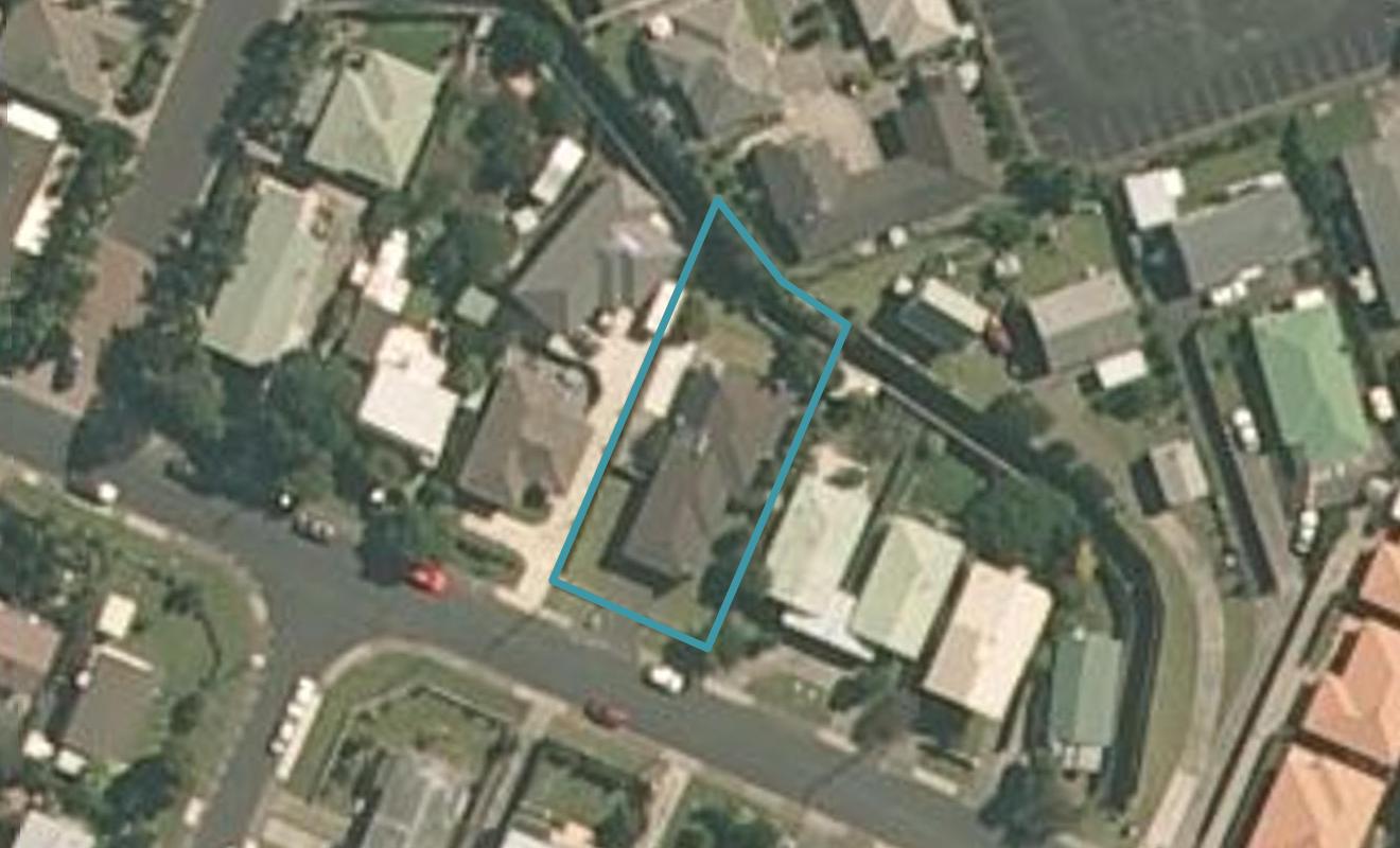 16 Doment Crescent, Orewa, Orewa - Carousel 1
