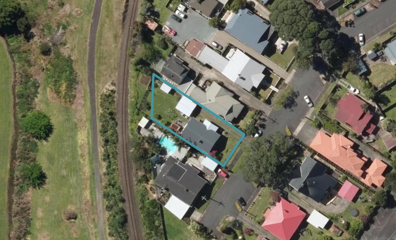 10 Hall Avenue, Regent, Whangarei - Carousel 1