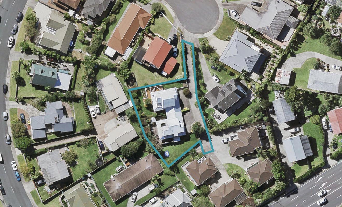 2/7 Delisle Place, Windsor Park, Auckland - Carousel 1