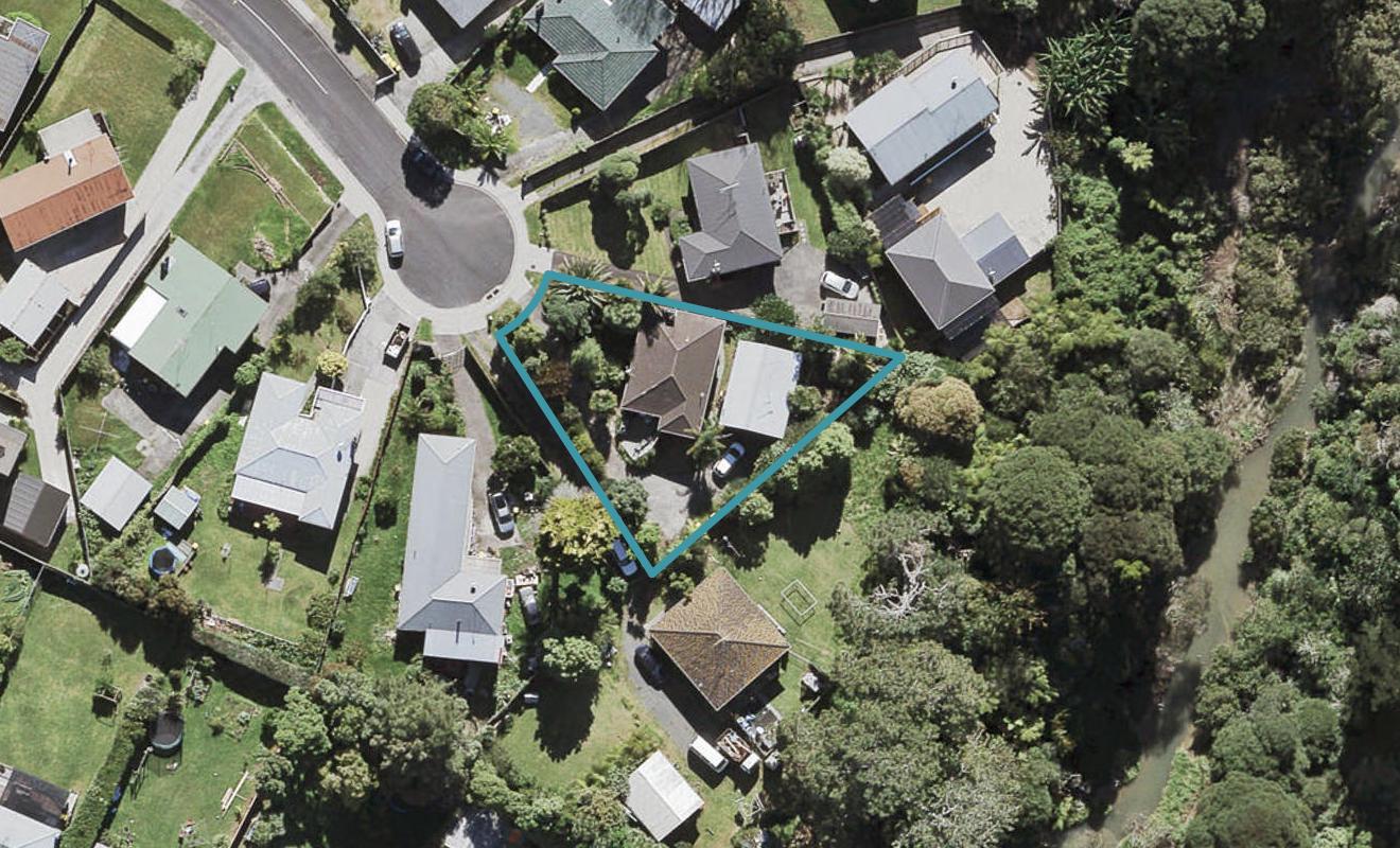 20 Tracey Terrace, Te Atatu South, Auckland - Carousel 1