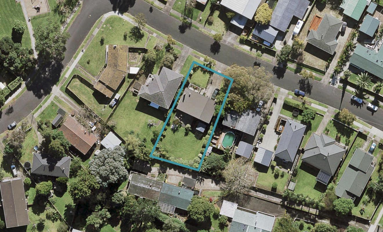 10 Waterlea Avenue, Mangere Bridge, Auckland - Carousel 1