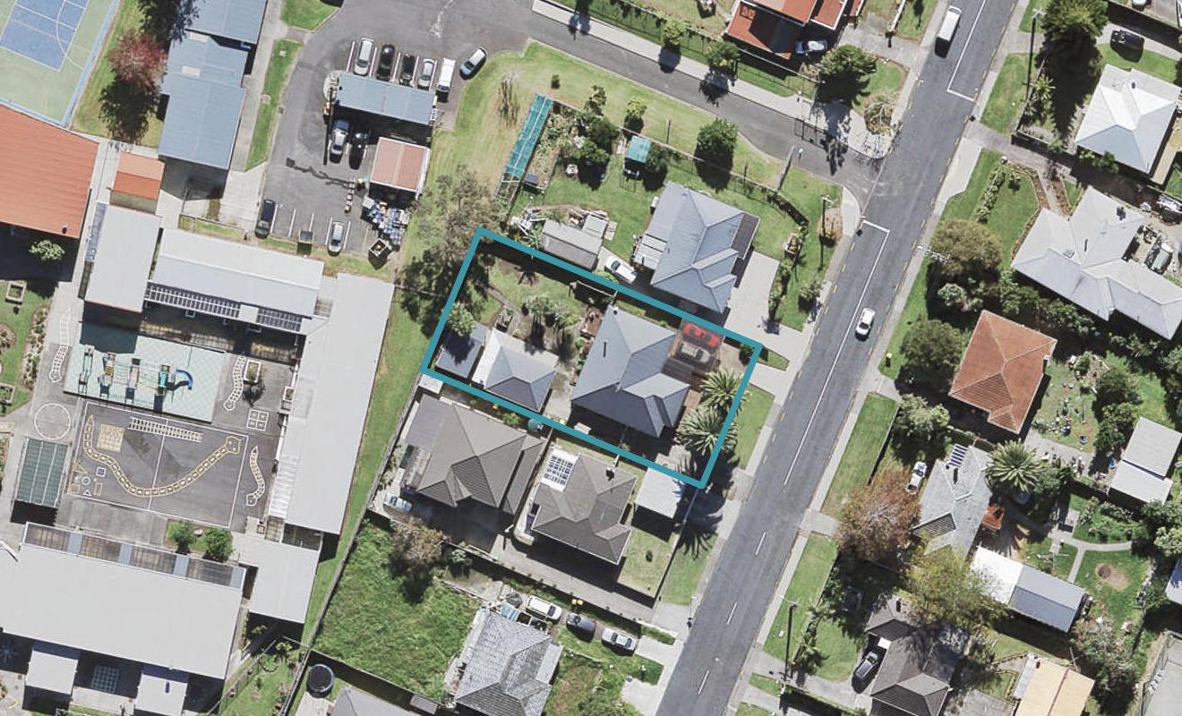 10 Vanguard Road, Kelston, Auckland - Carousel 1