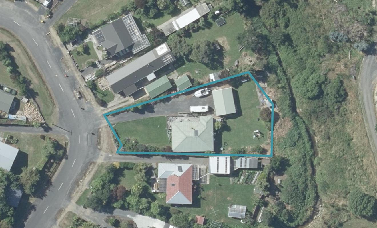9 Hare Road, Ocean View, Dunedin - Carousel 1