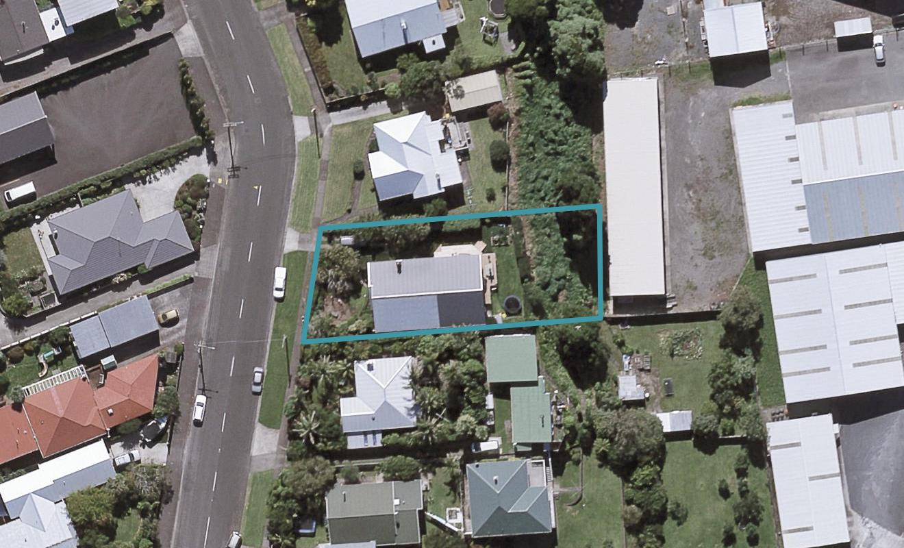 63 Paynters Avenue, Strandon, New Plymouth - Carousel 1