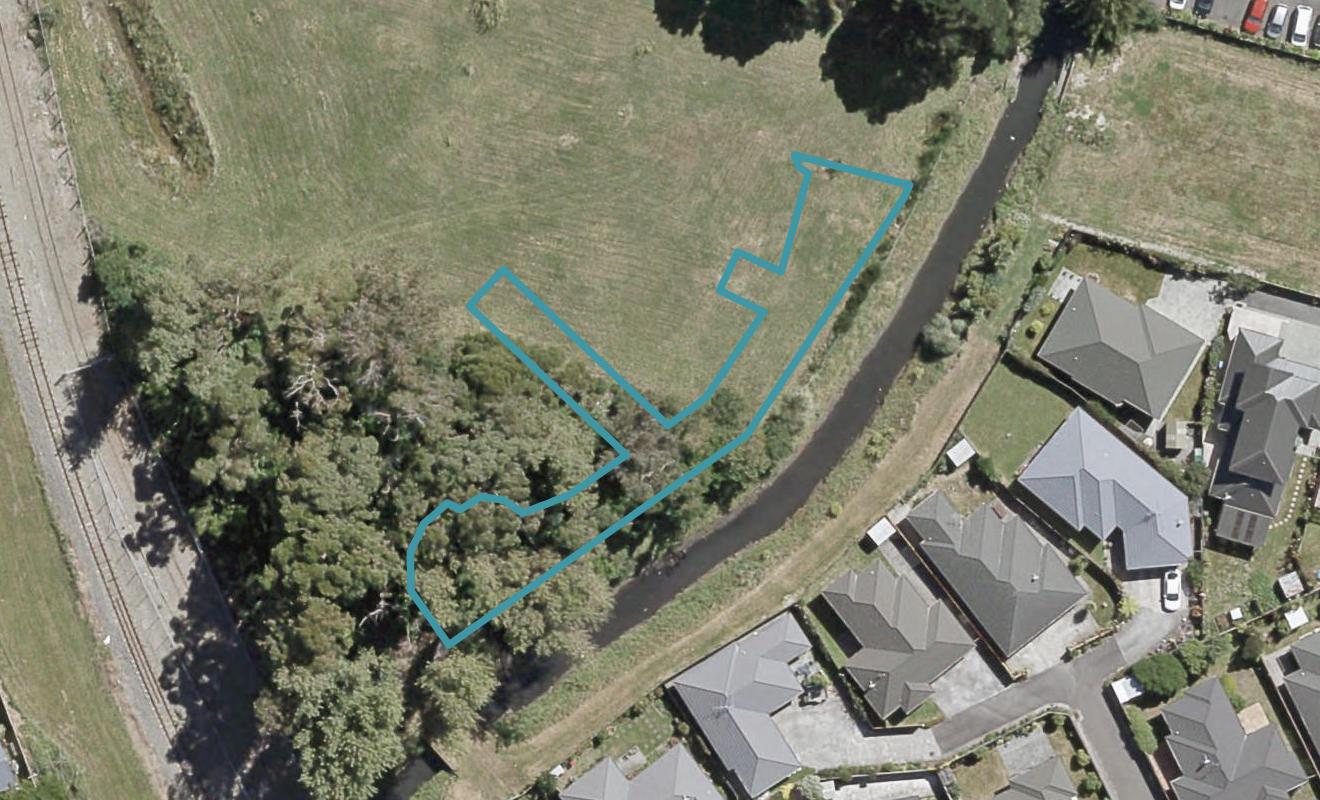 12 Kauamo Close, Waiwhetu, Lower Hutt - Carousel 1