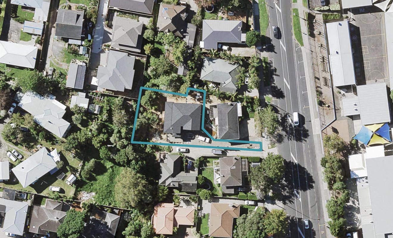 9 Sandspit Road, Cockle Bay, Auckland - Carousel 1