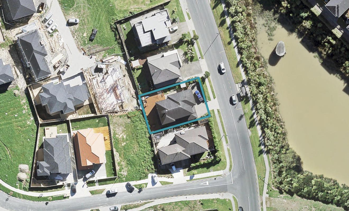 37 Medallion Drive, Oteha, Auckland - Carousel 1