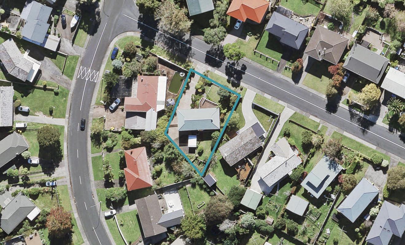 112 Lantana Road, Green Bay, Auckland - Carousel 1