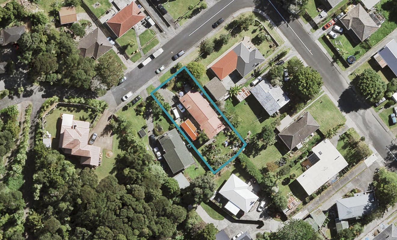 71 Hilling Street, Titirangi, Auckland - Carousel 1