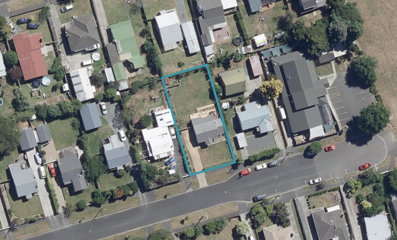 33 Oxford Street, Fairfield, Hamilton - Carousel 1