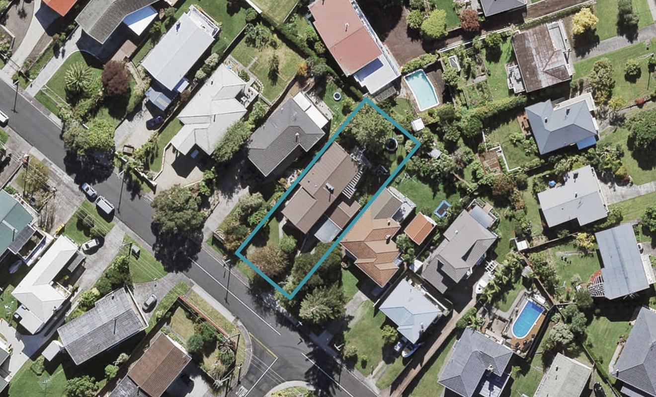 28 Jaemont Avenue, Te Atatu South, Auckland - Carousel 1