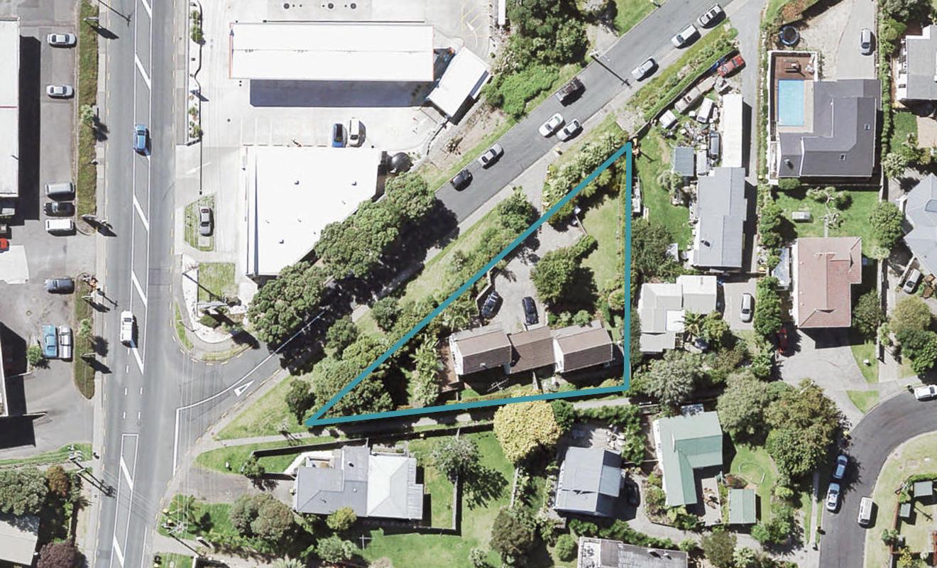2/18 Argyle Road, Browns Bay, Auckland - Carousel 1