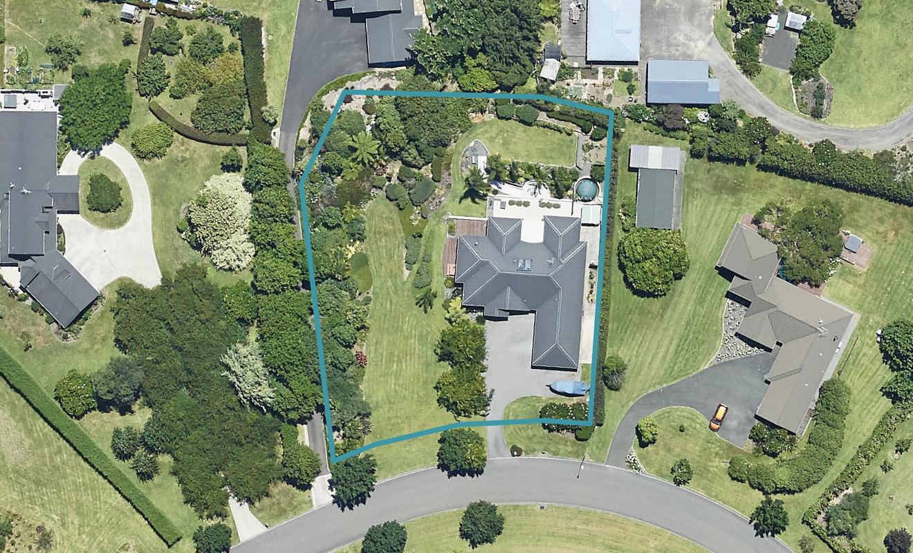 24 Phillips Drive, Tauranga - Carousel 1