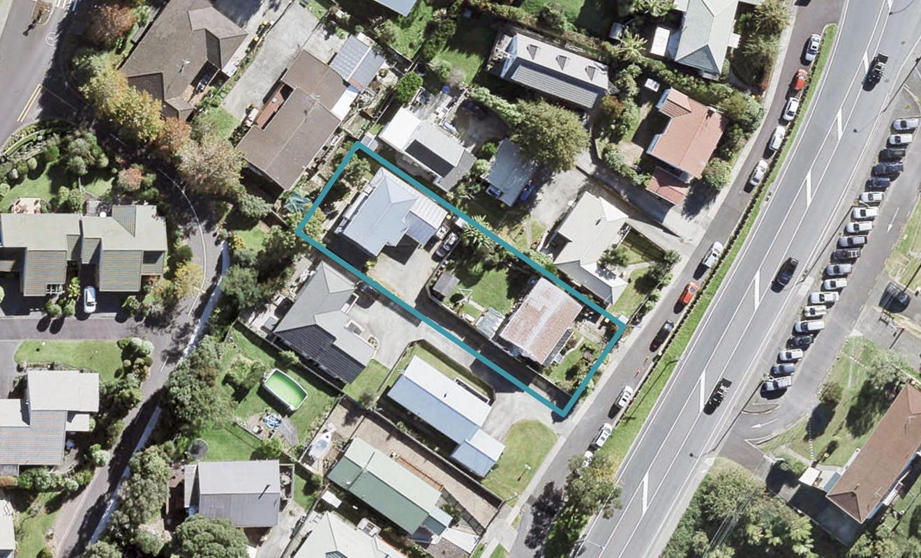 1/932 East Coast Road, Northcross, Auckland - Carousel 1