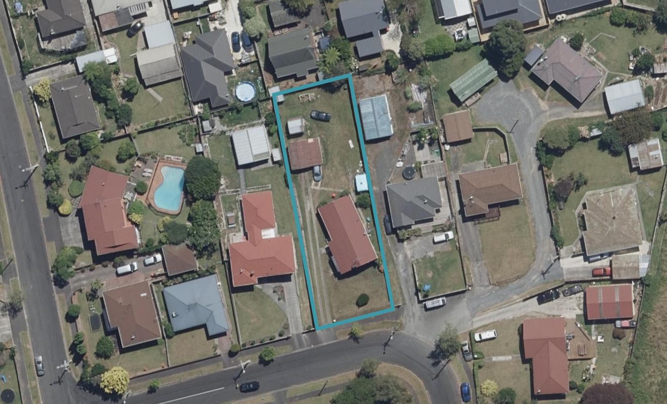 5 Mabian Crescent, Deanwell, Hamilton - Carousel 1