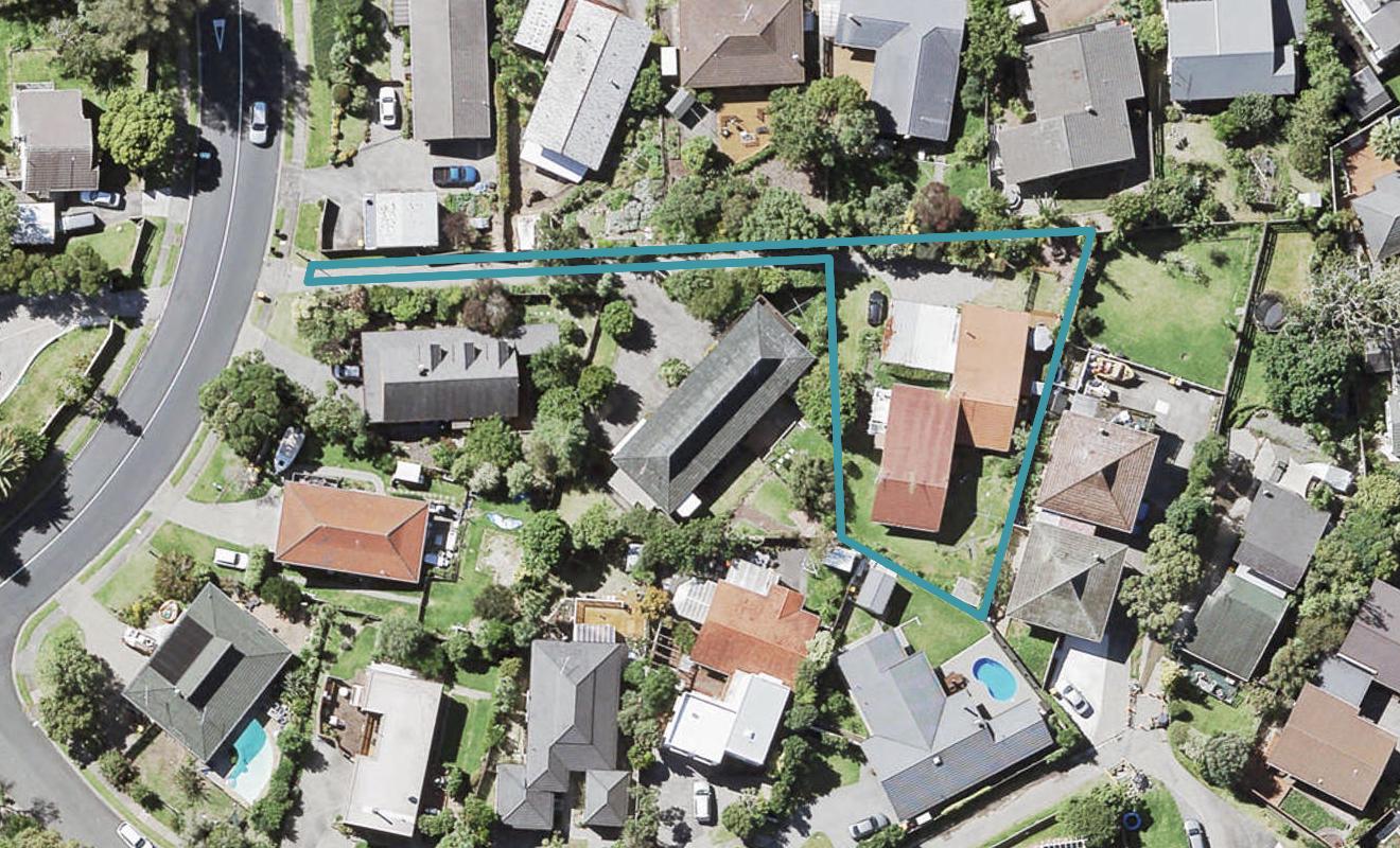 2/1 Oaktree Avenue, Browns Bay, Auckland - Carousel 1