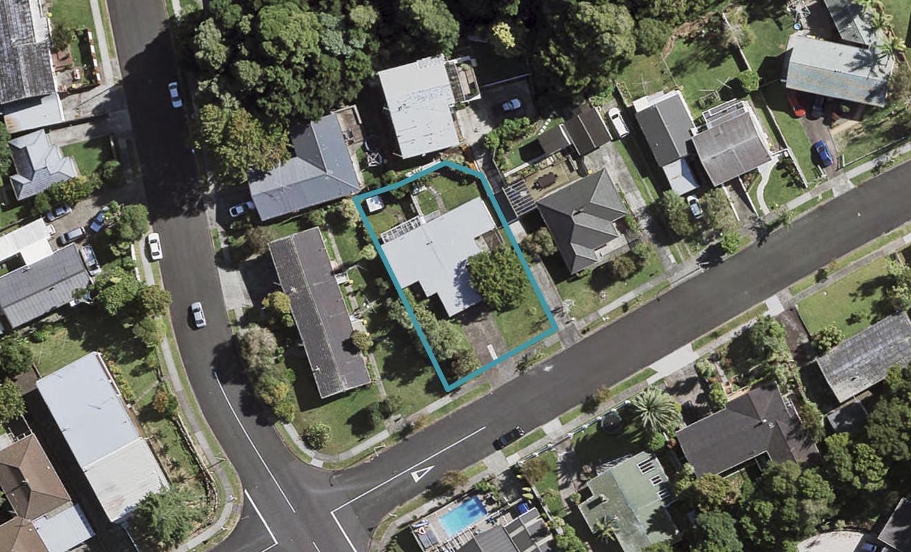 2/14 Walpole Avenue, Hillpark, Auckland - Carousel 1