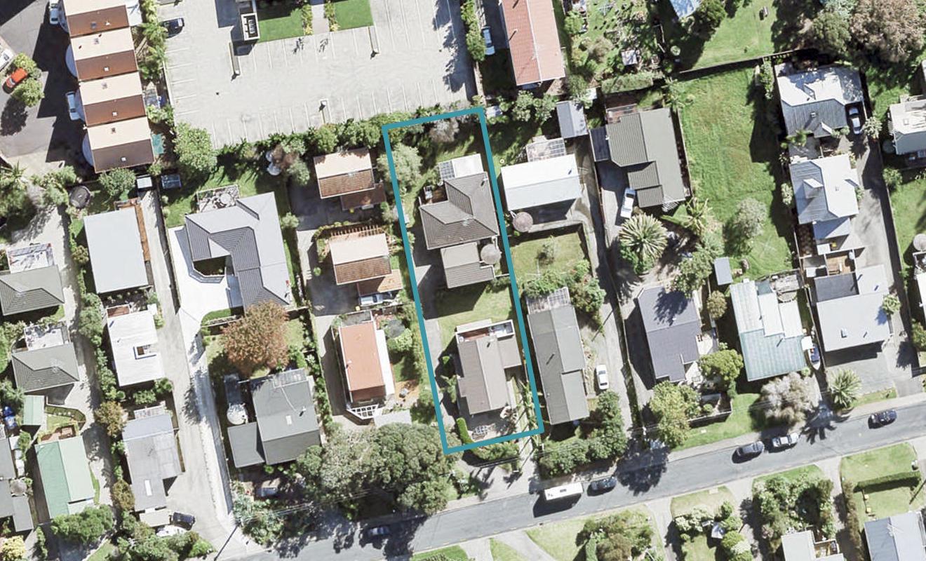 20 Holiday Road, Stanmore Bay, Whangaparaoa - Carousel 1