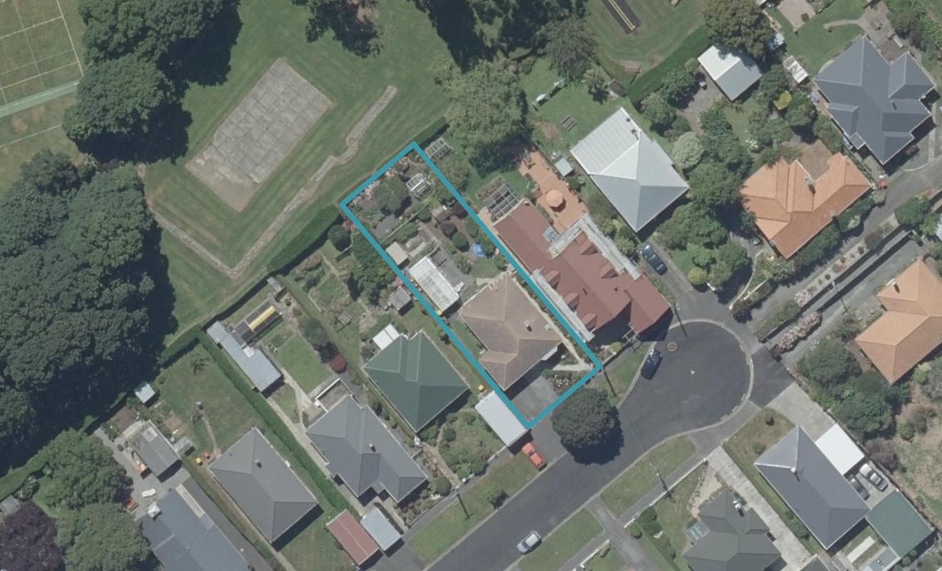 33 Ainslee Place, North East Valley, Dunedin - Carousel 1