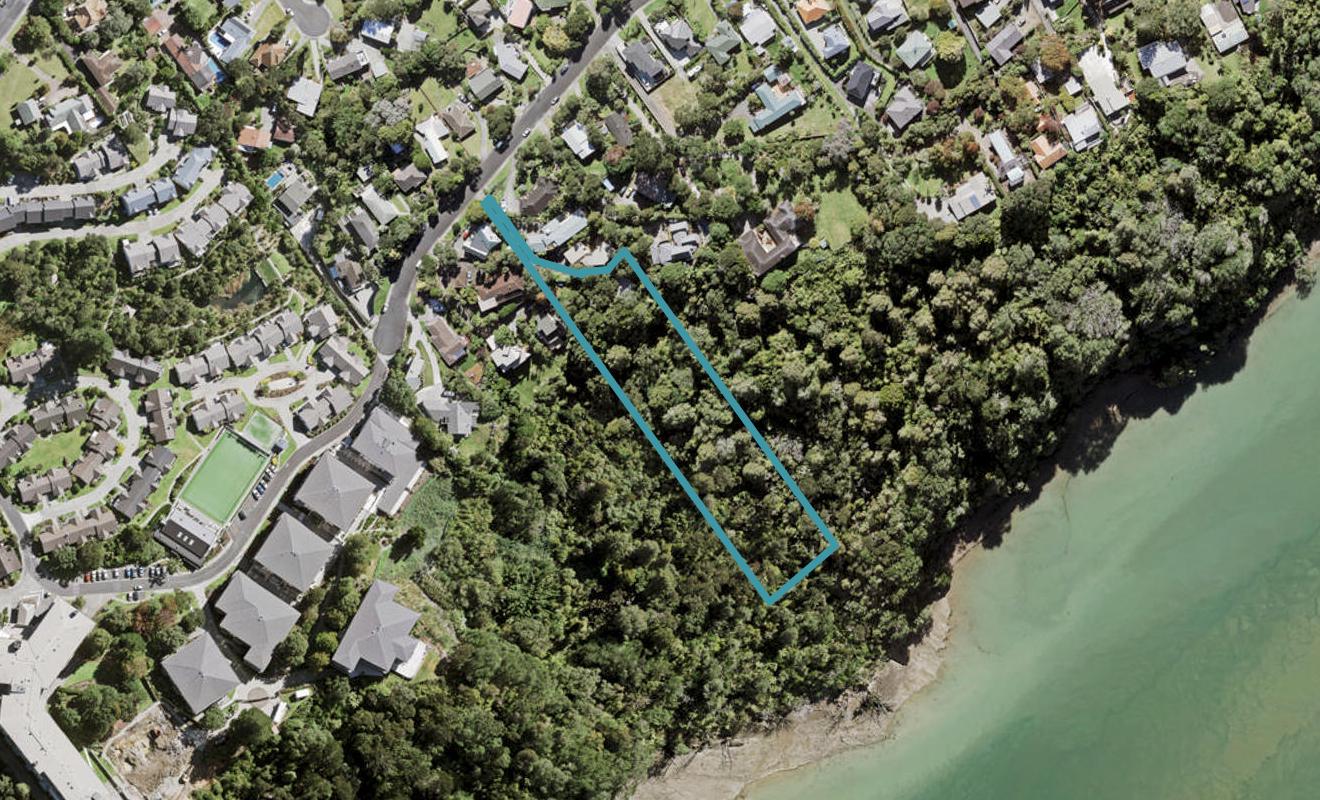 190 Cliff View Drive, Green Bay, Auckland - Carousel 1