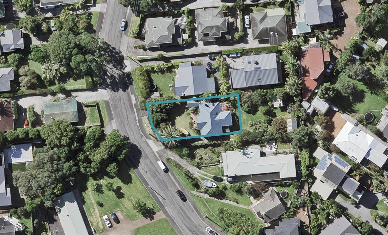 11 Handley Avenue, Narrow Neck, Auckland - Carousel 1