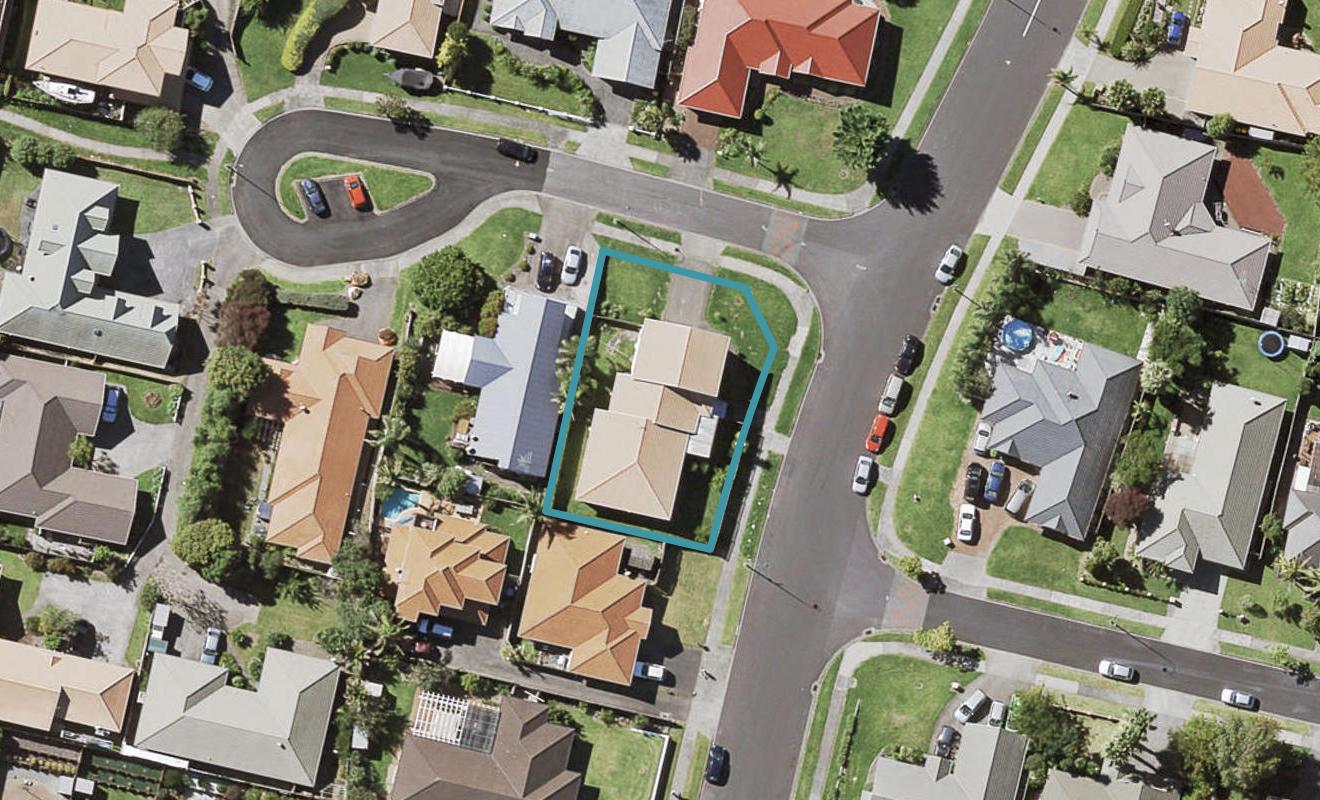 7 Faldo Drive, Golflands, Auckland - Carousel 1