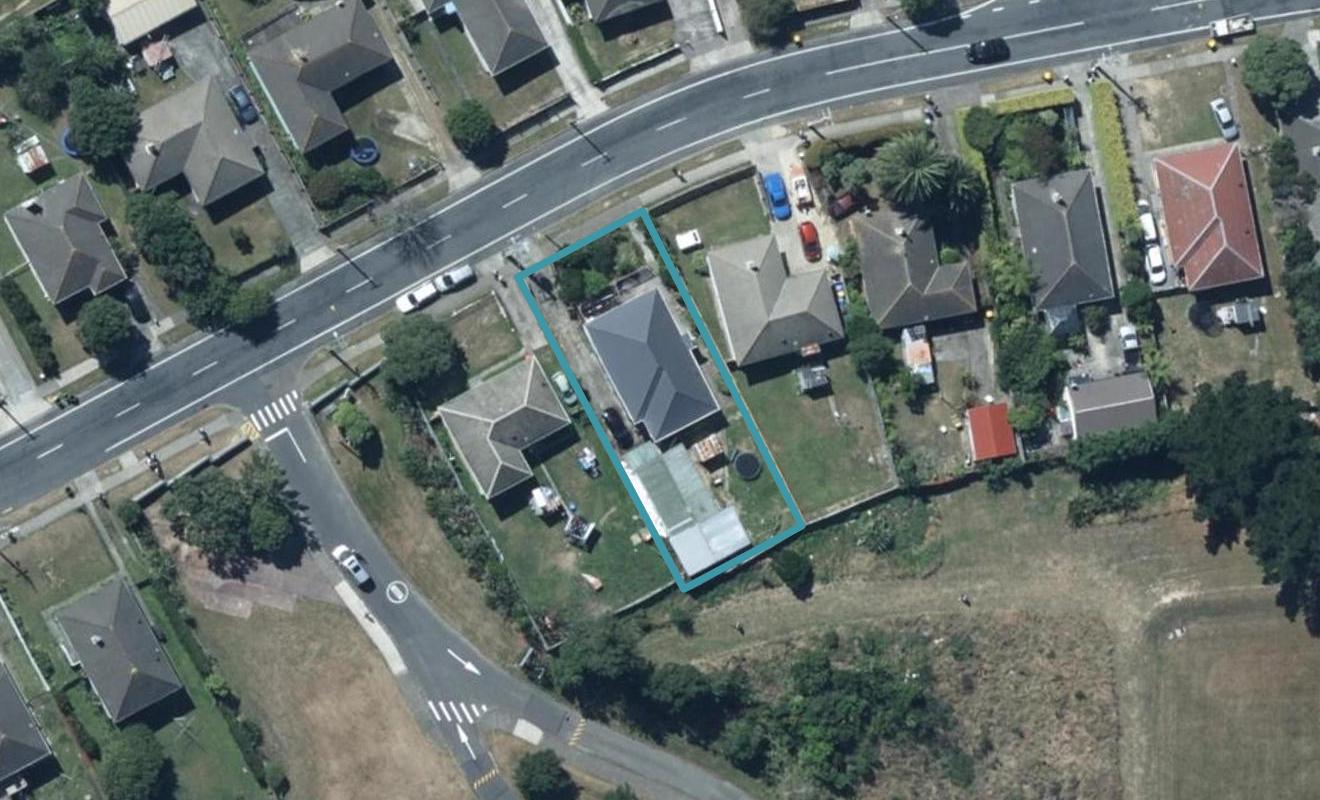 38 Driver Crescent, Cannons Creek, Porirua - Carousel 1