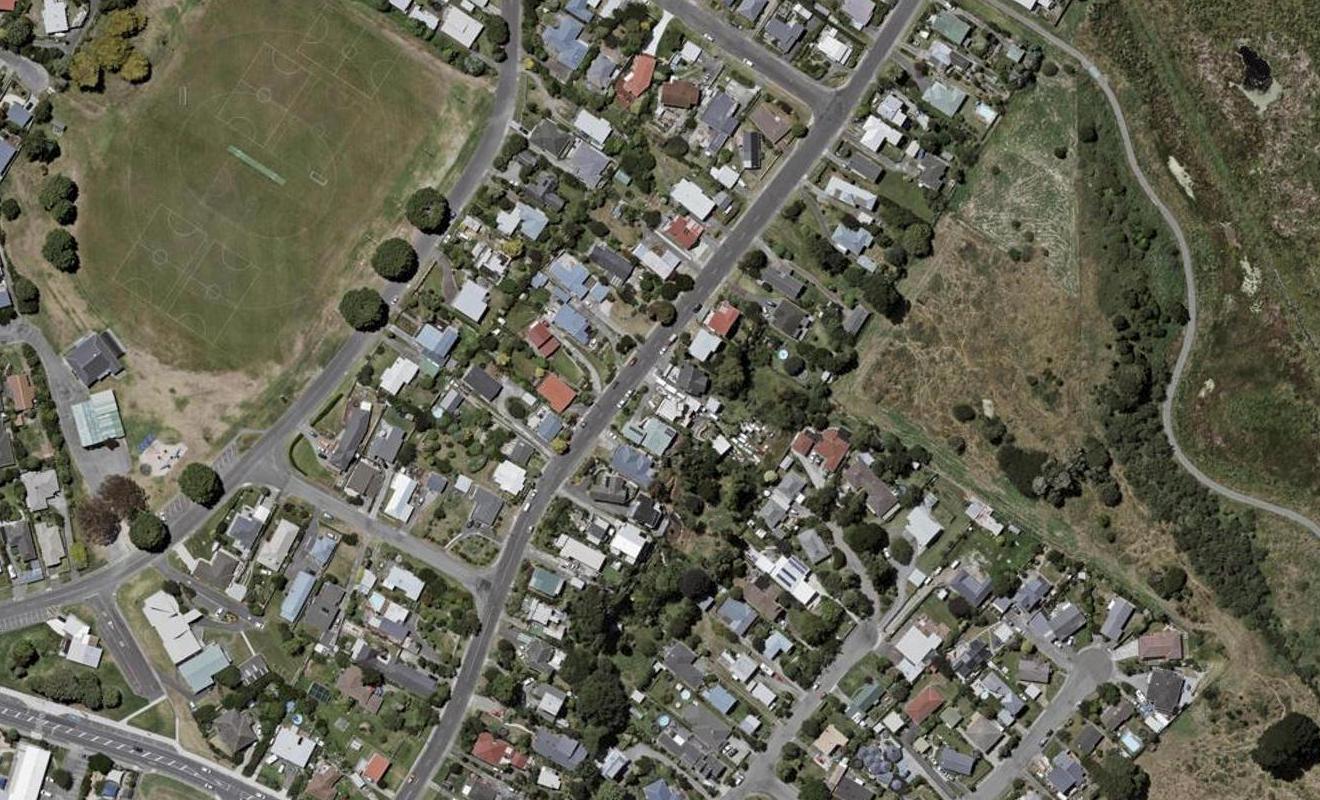 28 Kiwi Road, Raumati Beach, Paraparaumu - Carousel 1
