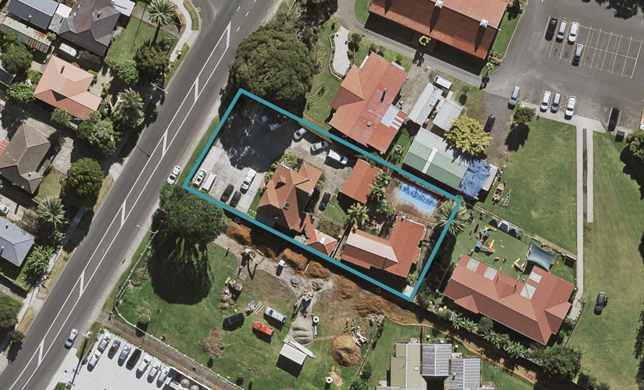 2/294 Massey Road, Mangere East, Auckland - Carousel 1