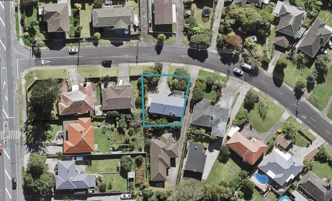 1A Wakeling Avenue, Te Atatu South, Auckland - Carousel 1