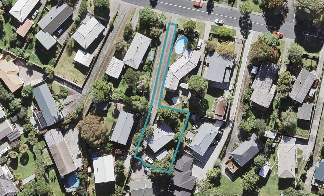 80 Lantana Road, Green Bay, Auckland - Carousel 1