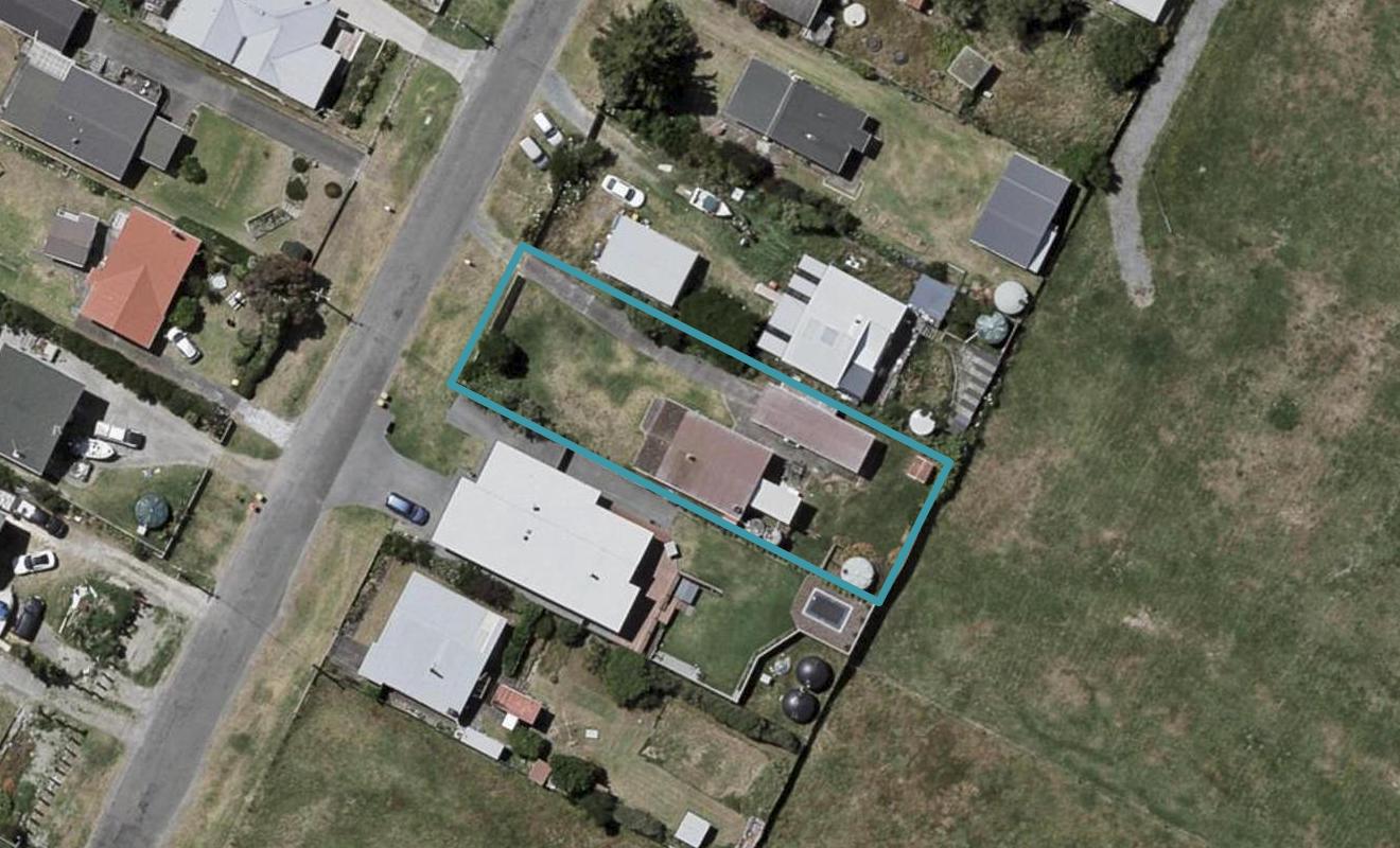 32 Gawler Street, Te Horo Beach - Carousel 1