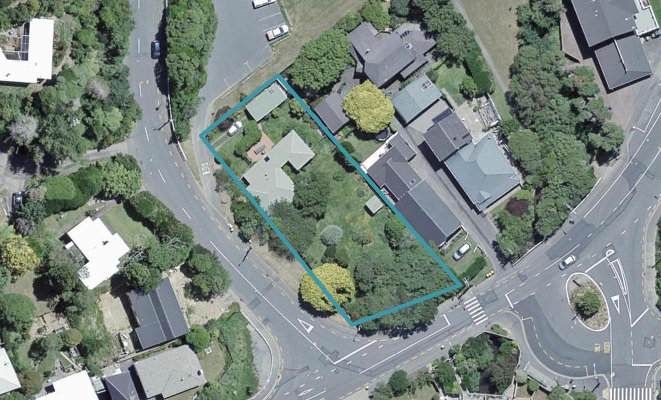 3/6 Makara Road, Karori, Wellington - Carousel 1