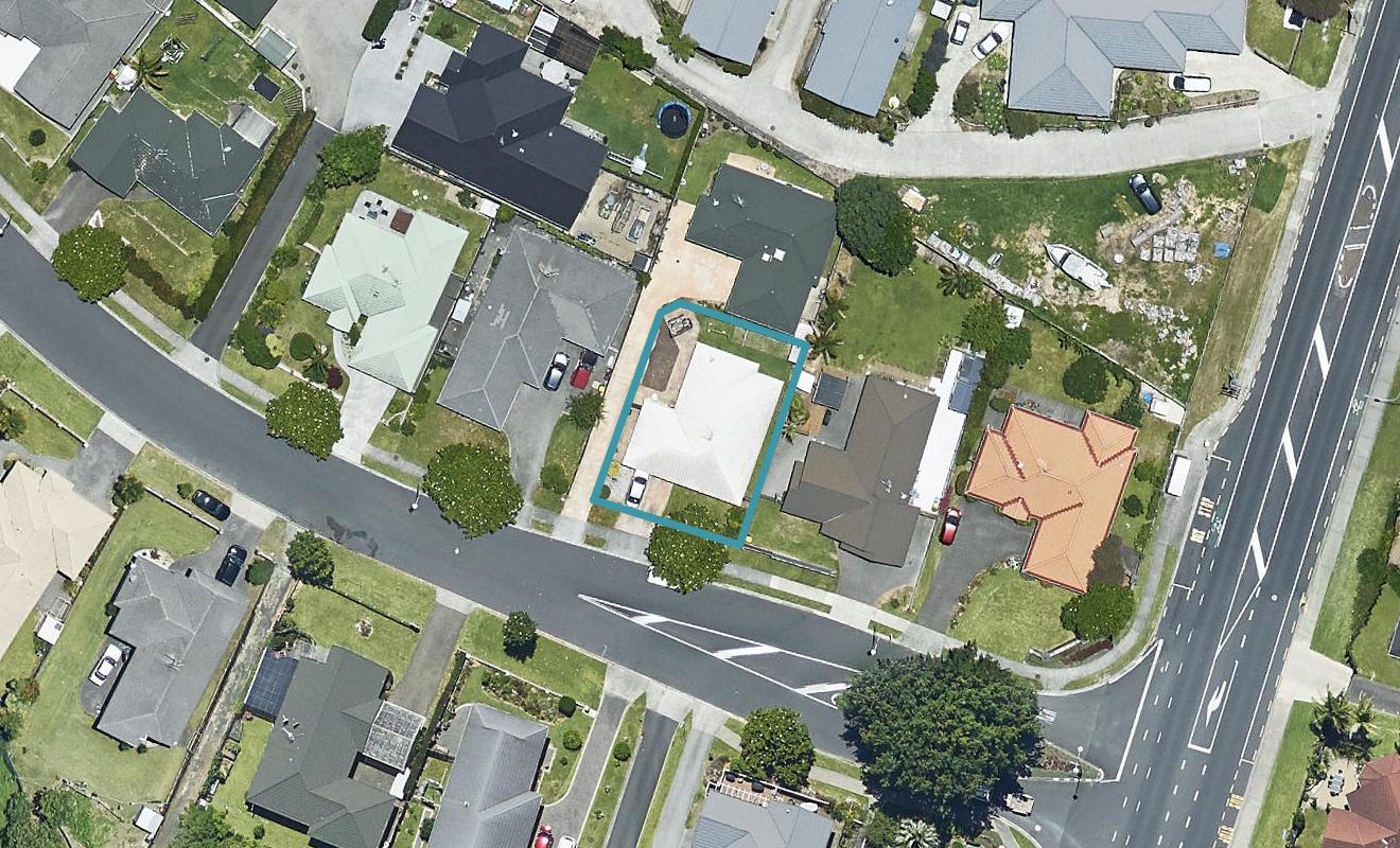 10 Stableford Drive, Pyes Pa, Tauranga - Carousel 1