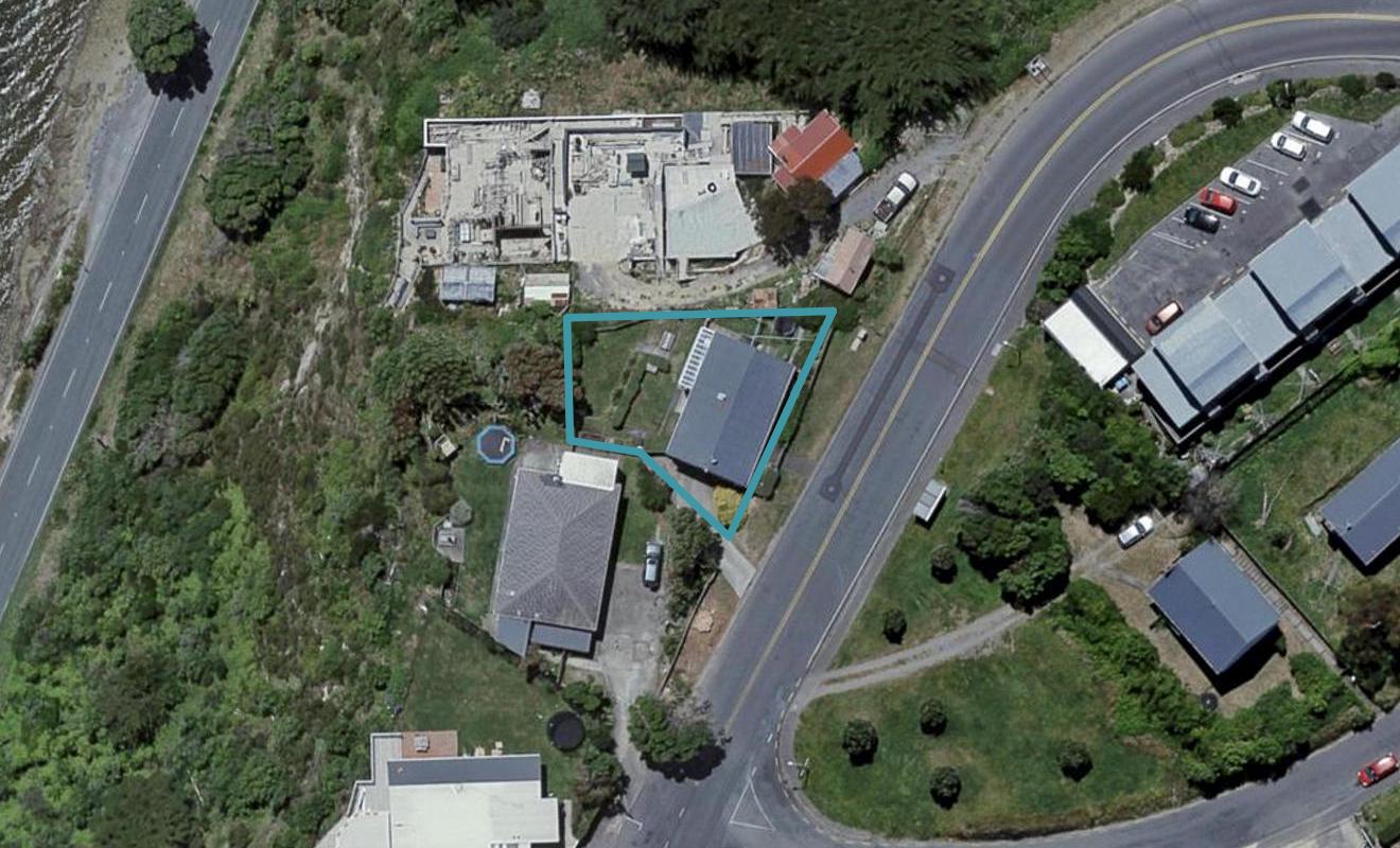 1 Akaroa Drive, Maupuia, Wellington - Carousel 1